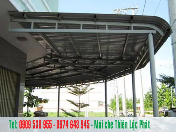Thi công mái vòm tôn trước nhà: Xây dựng một không gian hoàn hảo 2 mai vom ton truoc nha